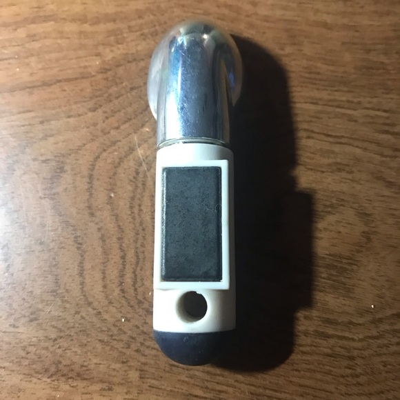 Tiny Tupperware ice cream scoop magnet - Picture 3 of 3